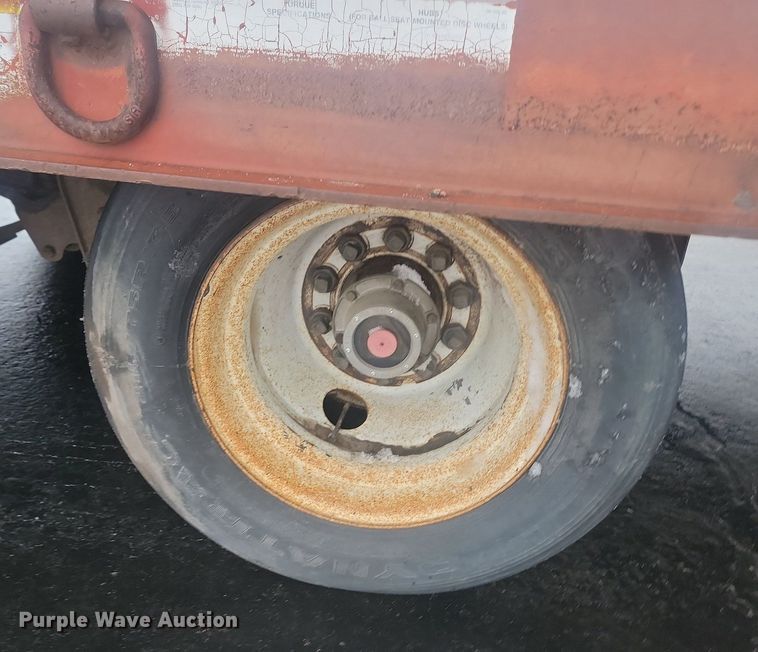 image for item LA9558 1995 Dakota Manufacturing DD25T32 drop tilt deck equipment trailer