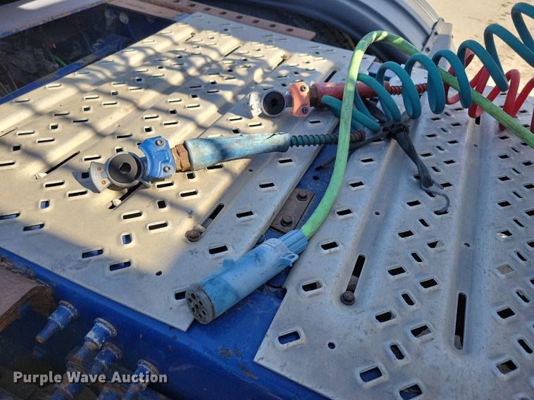 image for item LC9836 2012 Mack CXU613 semi truck