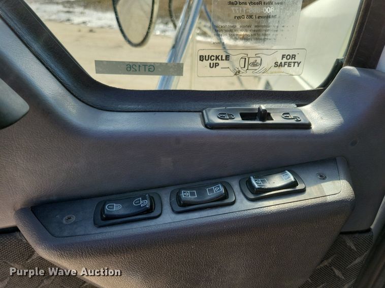 image for item LC9836 2012 Mack CXU613 semi truck