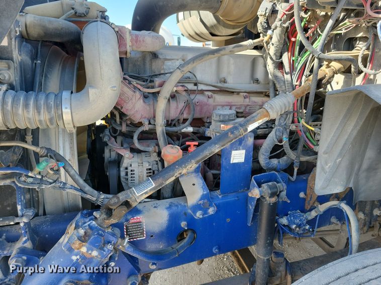 image for item LC9836 2012 Mack CXU613 semi truck