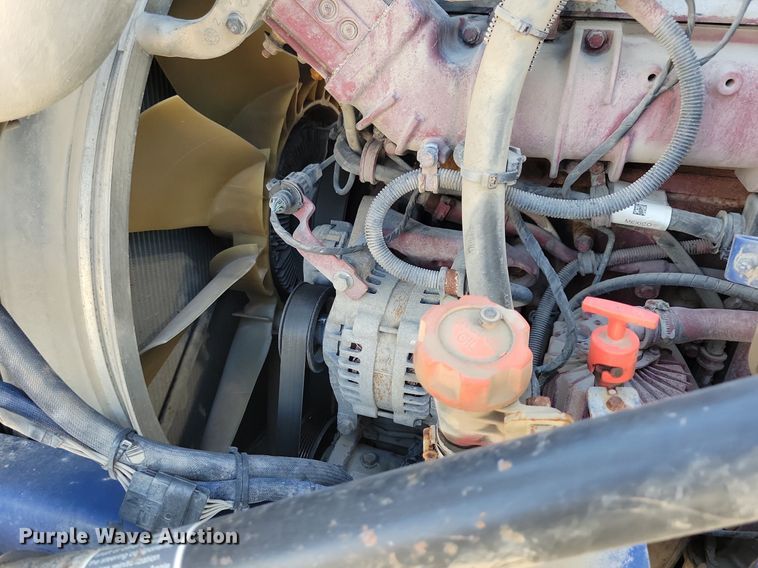 image for item LC9836 2012 Mack CXU613 semi truck