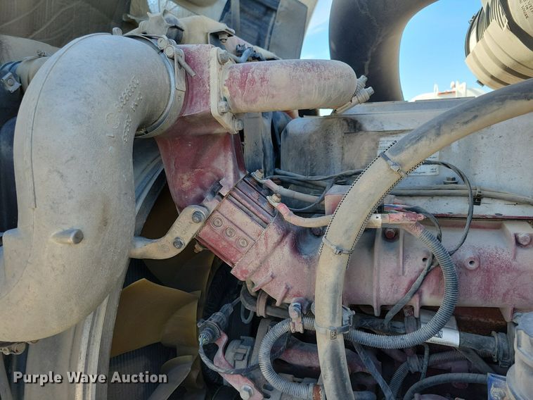 image for item LC9836 2012 Mack CXU613 semi truck