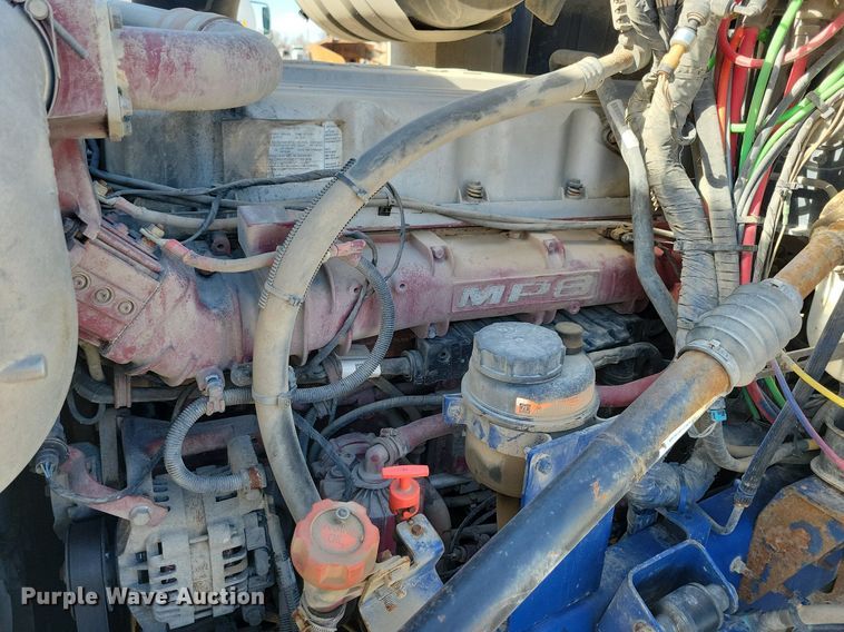 image for item LC9836 2012 Mack CXU613 semi truck