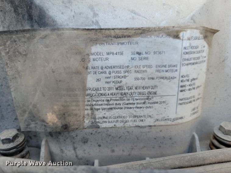 image for item LC9836 2012 Mack CXU613 semi truck