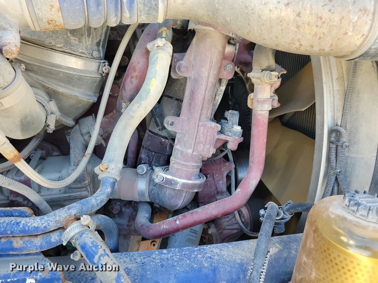 image for item LC9836 2012 Mack CXU613 semi truck