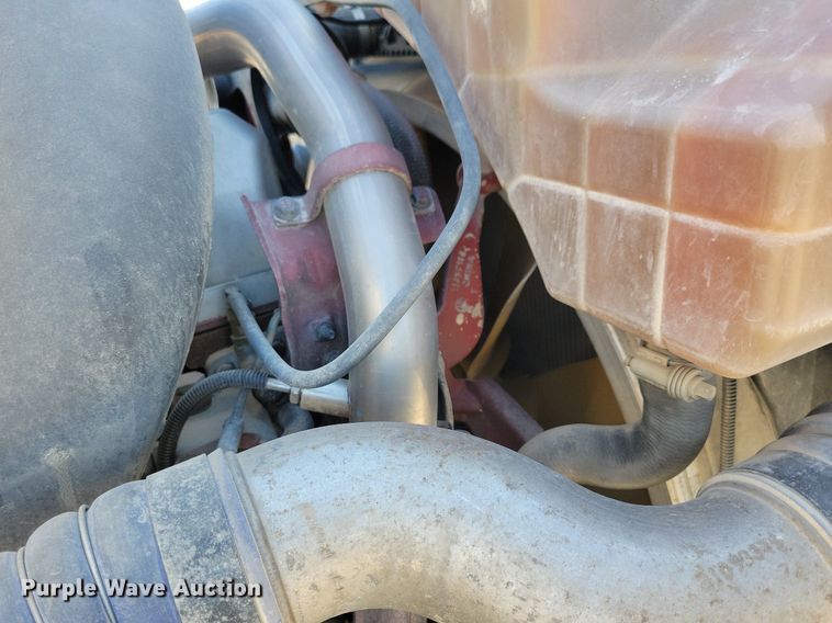 image for item LC9836 2012 Mack CXU613 semi truck