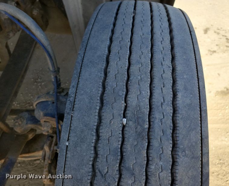 image for item LC9836 2012 Mack CXU613 semi truck