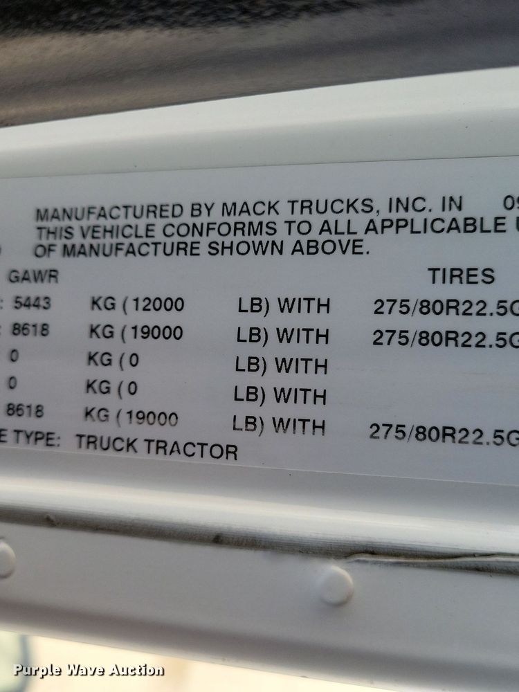 image for item LC9836 2012 Mack CXU613 semi truck