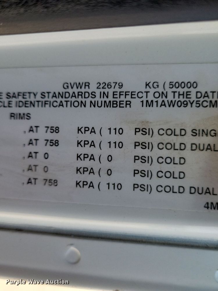 image for item LC9836 2012 Mack CXU613 semi truck