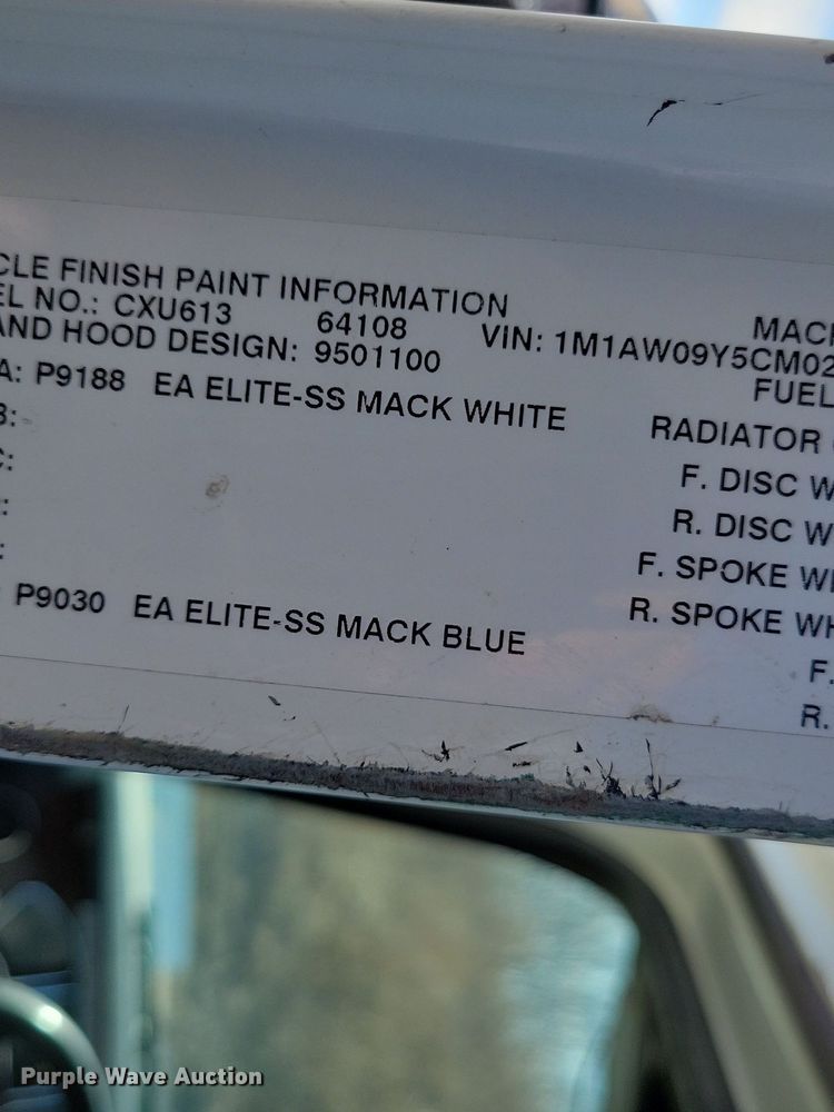 image for item LC9836 2012 Mack CXU613 semi truck