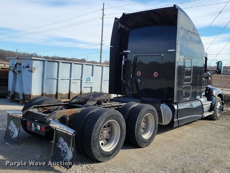 image for item LC9845 2013 Kenworth T660 semi truck