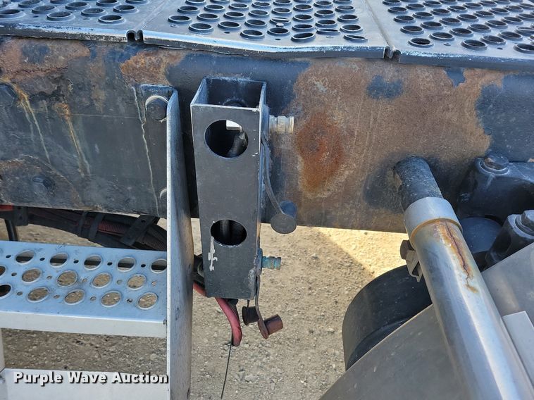 image for item LC9845 2013 Kenworth T660 semi truck