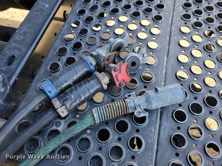 image for item LC9845 2013 Kenworth T660 semi truck