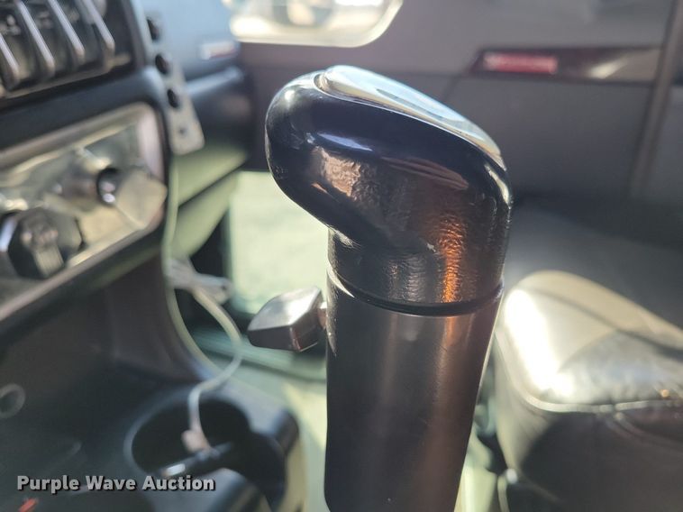 image for item LC9845 2013 Kenworth T660 semi truck