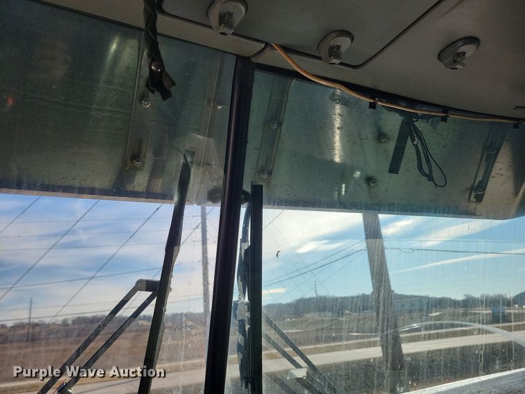 image for item LC9845 2013 Kenworth T660 semi truck