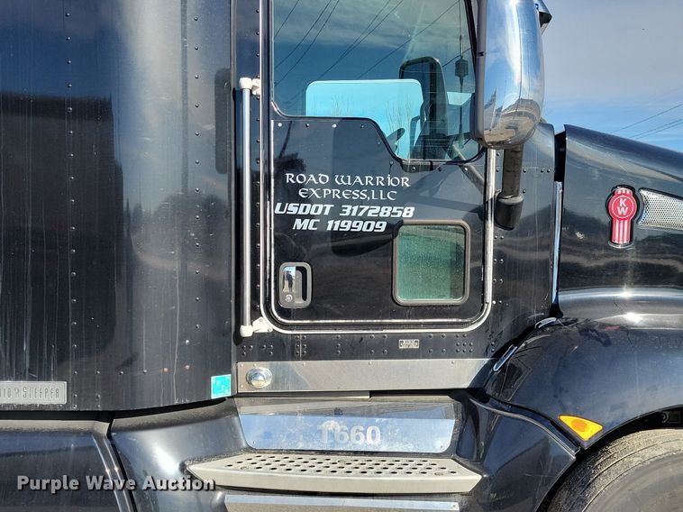 image for item LC9845 2013 Kenworth T660 semi truck