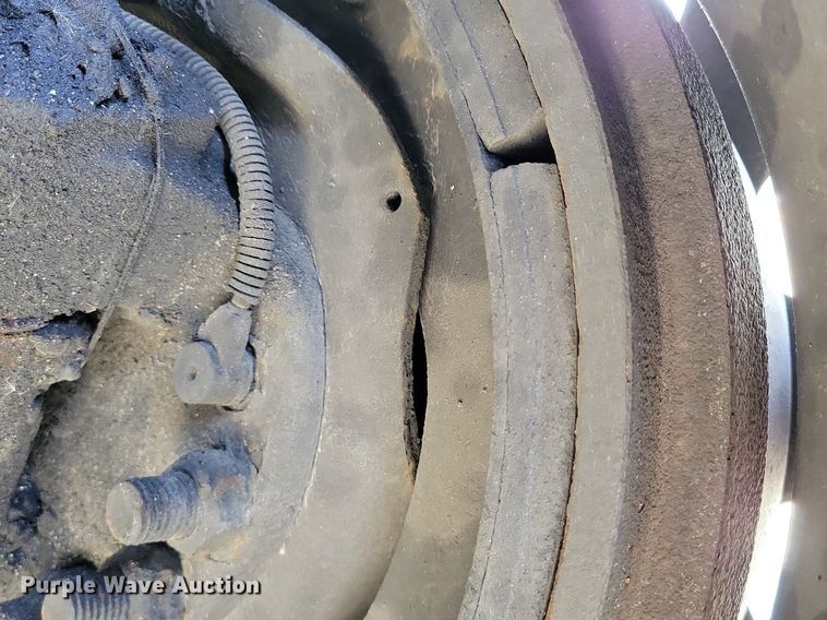 image for item LC9845 2013 Kenworth T660 semi truck