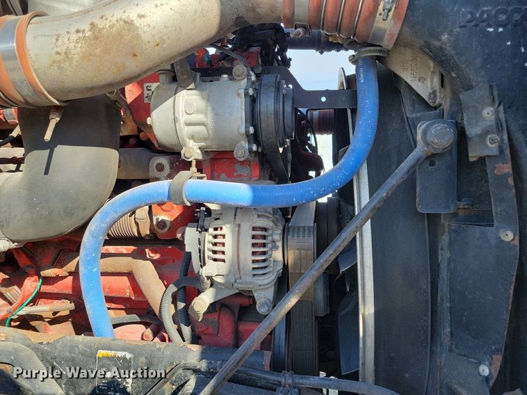 image for item LC9845 2013 Kenworth T660 semi truck