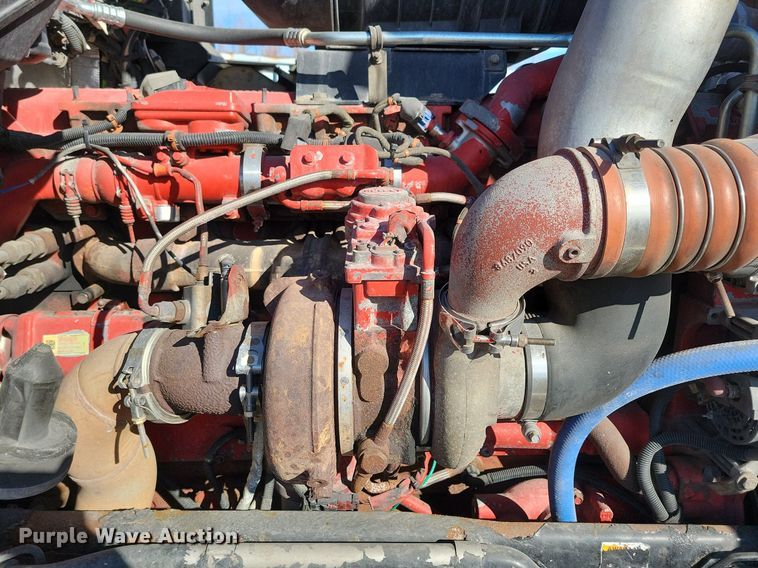 image for item LC9845 2013 Kenworth T660 semi truck