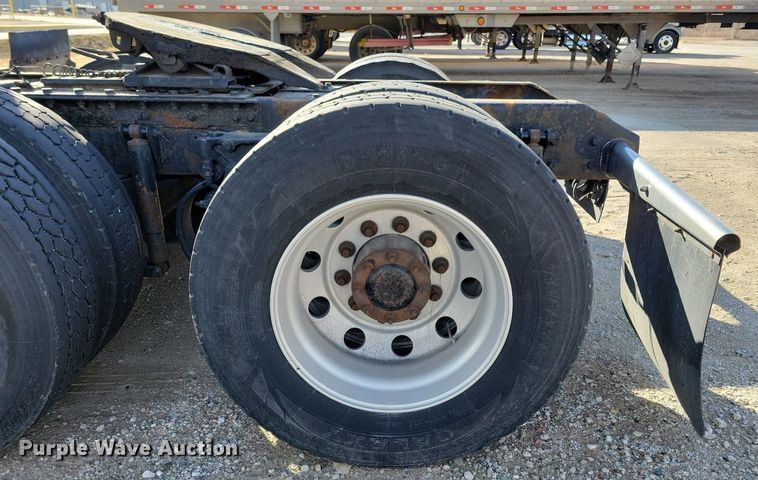 image for item LC9845 2013 Kenworth T660 semi truck