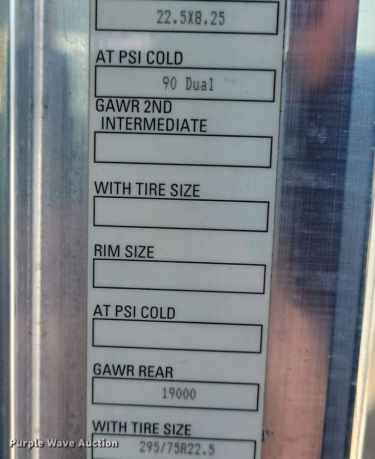 image for item LC9845 2013 Kenworth T660 semi truck