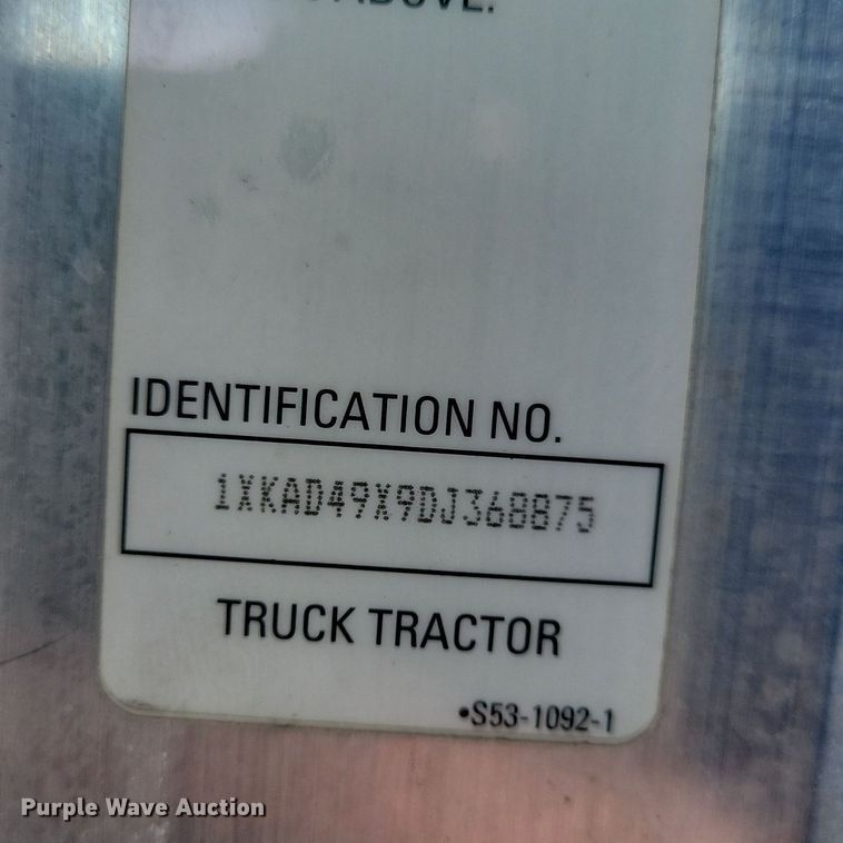 image for item LC9845 2013 Kenworth T660 semi truck