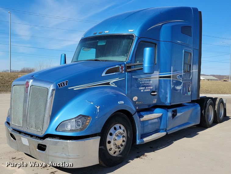 image for item LC9846 2017 Kenworth T680 semi truck