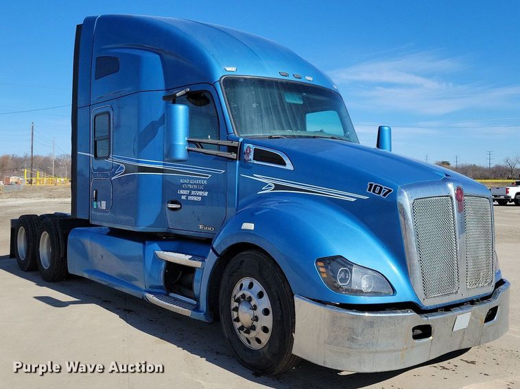 image for item LC9846 2017 Kenworth T680 semi truck