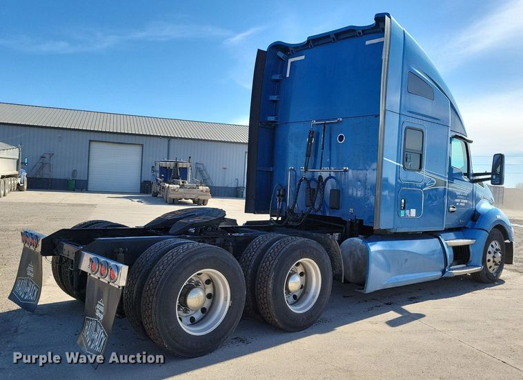 image for item LC9846 2017 Kenworth T680 semi truck