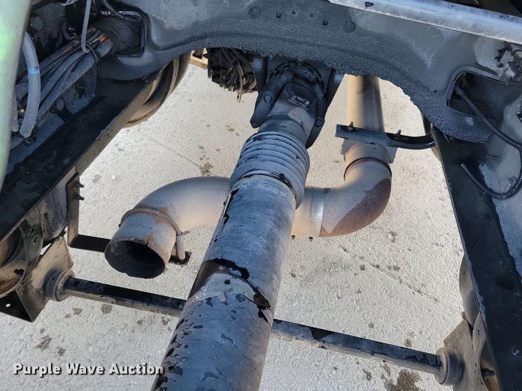 image for item LC9846 2017 Kenworth T680 semi truck