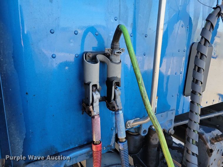 image for item LC9846 2017 Kenworth T680 semi truck