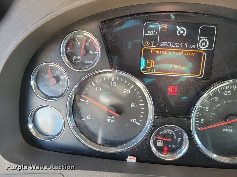 image for item LC9846 2017 Kenworth T680 semi truck