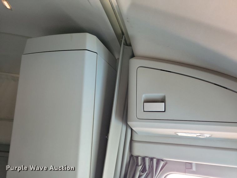 image for item LC9846 2017 Kenworth T680 semi truck