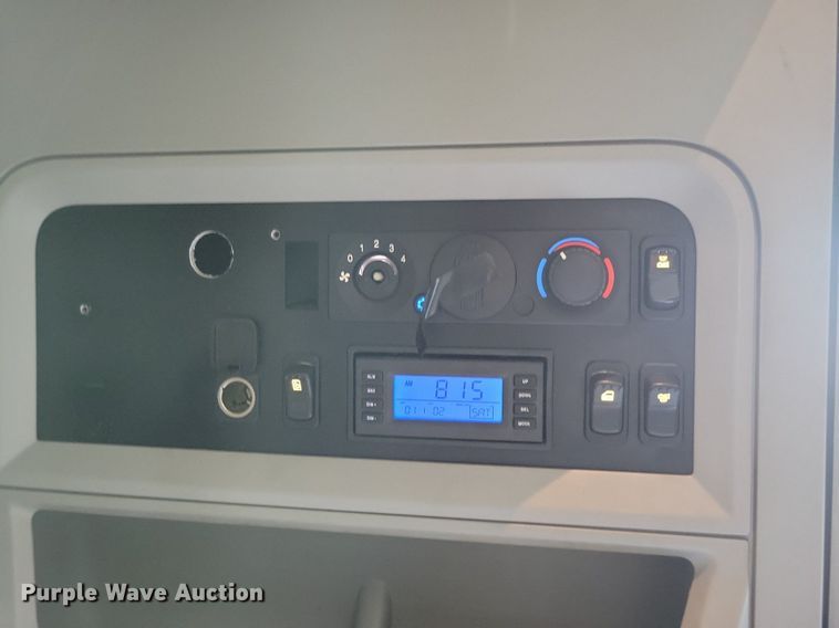 image for item LC9846 2017 Kenworth T680 semi truck