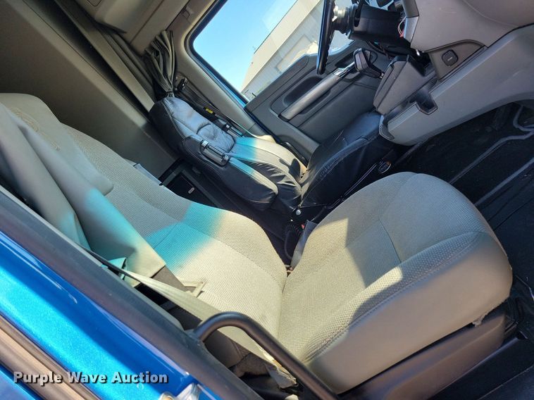 image for item LC9846 2017 Kenworth T680 semi truck