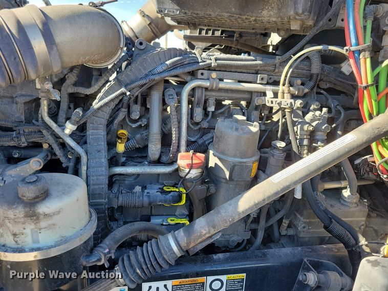 image for item LC9846 2017 Kenworth T680 semi truck