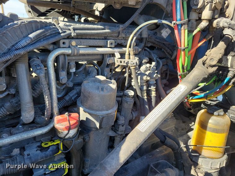 image for item LC9846 2017 Kenworth T680 semi truck