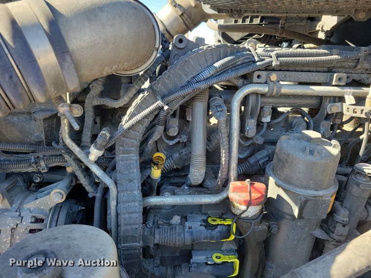 image for item LC9846 2017 Kenworth T680 semi truck