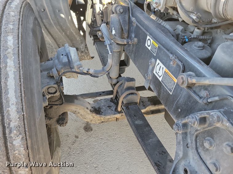 image for item LC9846 2017 Kenworth T680 semi truck