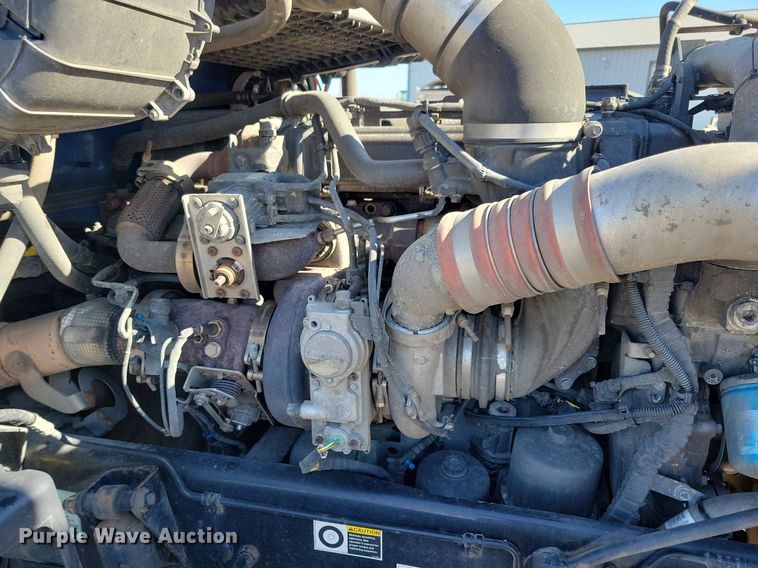 image for item LC9846 2017 Kenworth T680 semi truck