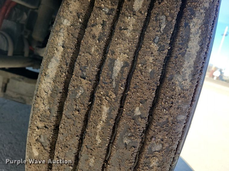 image for item LC9846 2017 Kenworth T680 semi truck