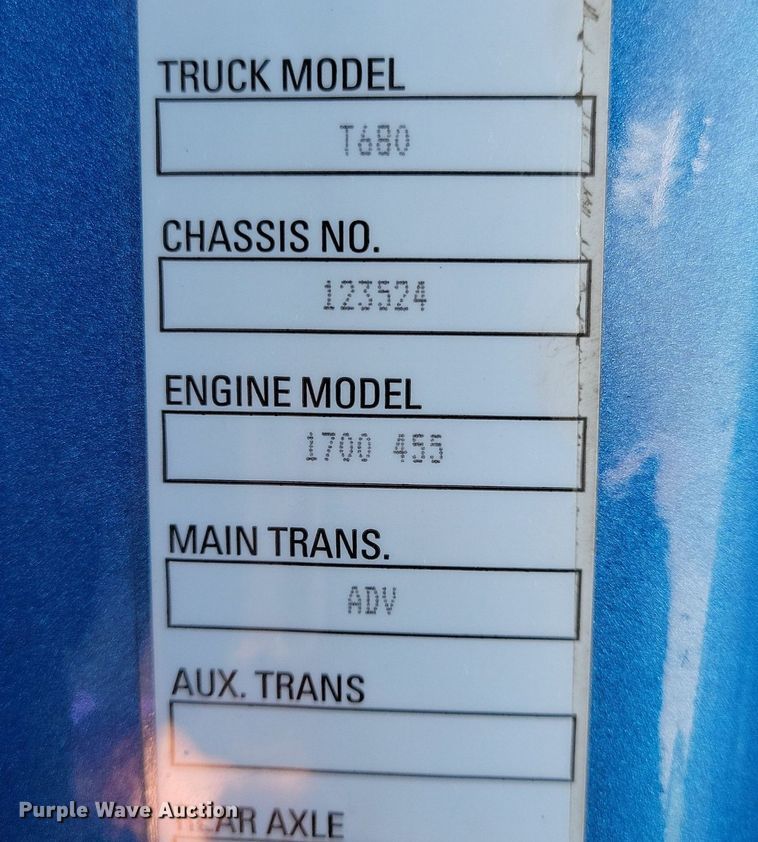 image for item LC9846 2017 Kenworth T680 semi truck