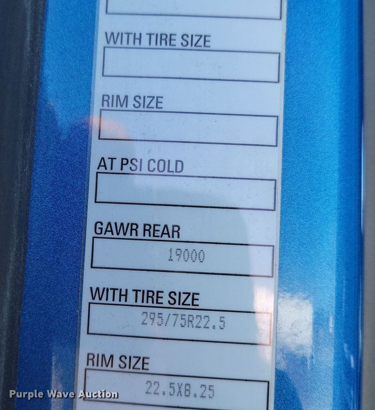 image for item LC9846 2017 Kenworth T680 semi truck