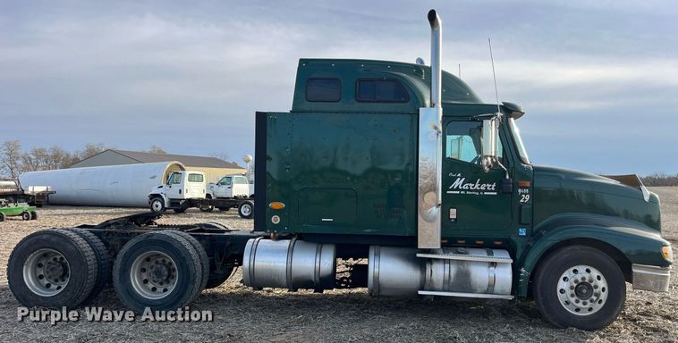 image for item LD9844 2007 International  9400i semi truck