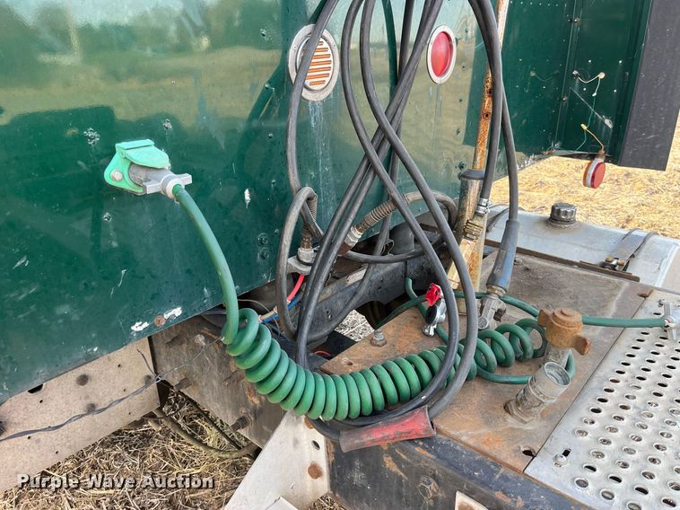 image for item LD9844 2007 International  9400i semi truck