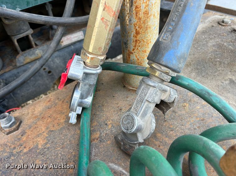 image for item LD9844 2007 International  9400i semi truck