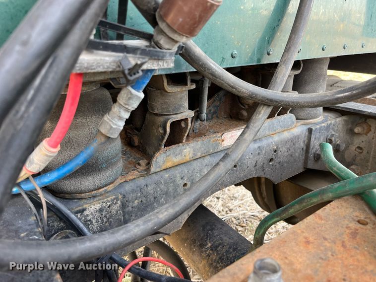 image for item LD9844 2007 International  9400i semi truck