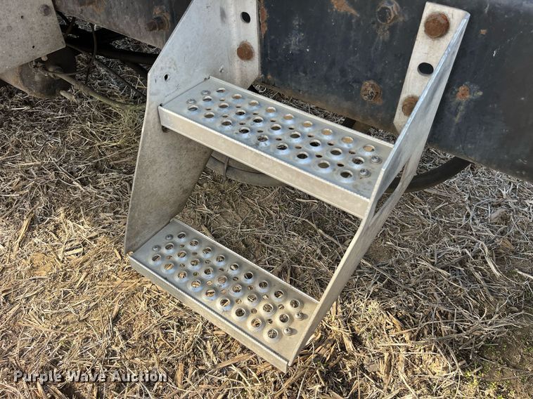 image for item LD9844 2007 International  9400i semi truck