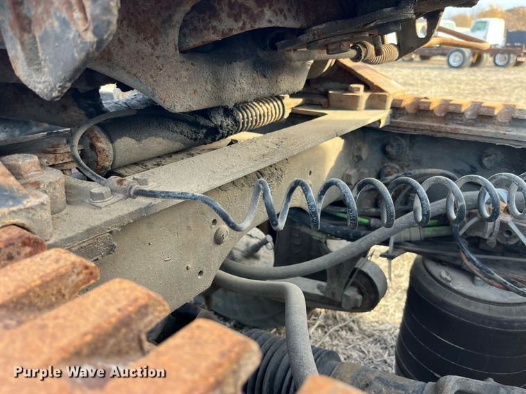 image for item LD9844 2007 International  9400i semi truck