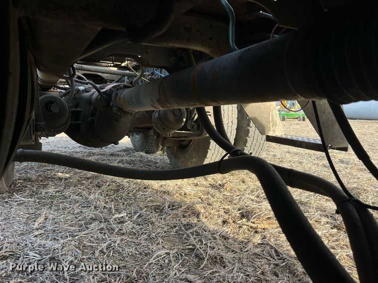 image for item LD9844 2007 International  9400i semi truck